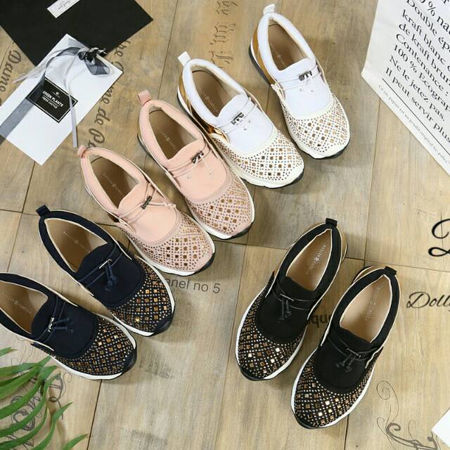 Sepatu dollyn cabella sport terbaru