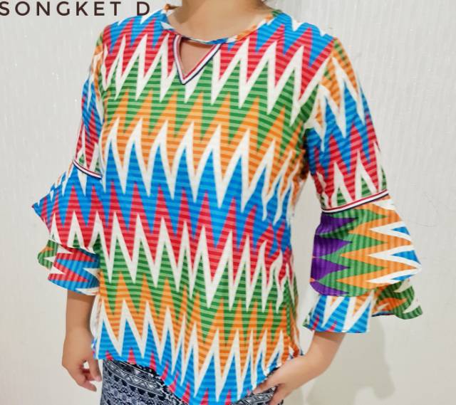 Baju Blus Cewe Wanita Fashion Modis Trend Baru Now Modern Blus Kuliah Mall Kerja Atasan Batik Bunga