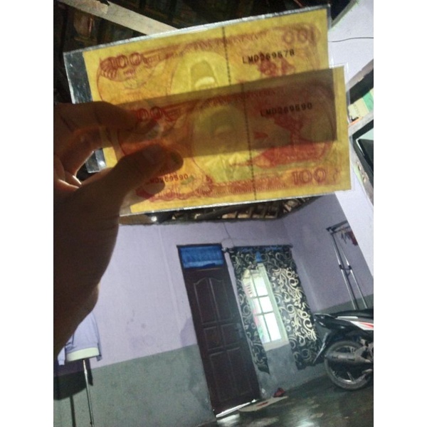 

uang kertas 100rupiah th 1991
