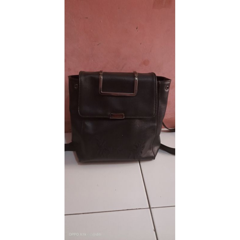 (PRELOVED) Tas Elizabeth ransel warna Hitam