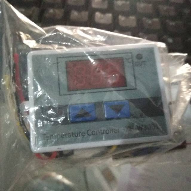 Temperature controller xh-w3001