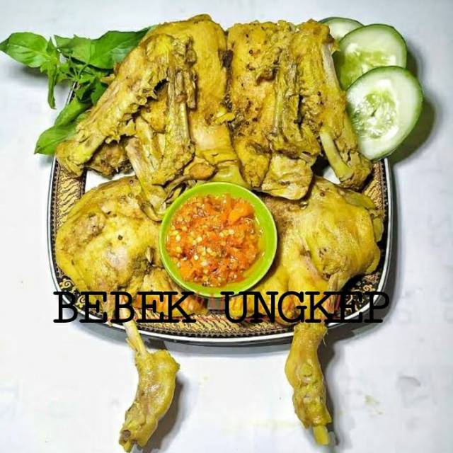 

BEBEK UNGKEP 1 EKOR + SAMBAL KOREK + BUMBU KUNING