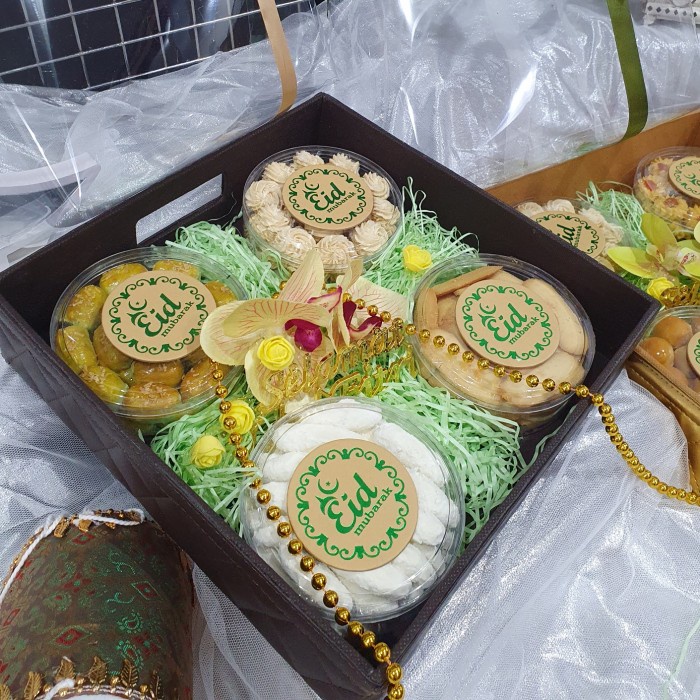 

Paket box hampers lebaran kue kering toples murah 20