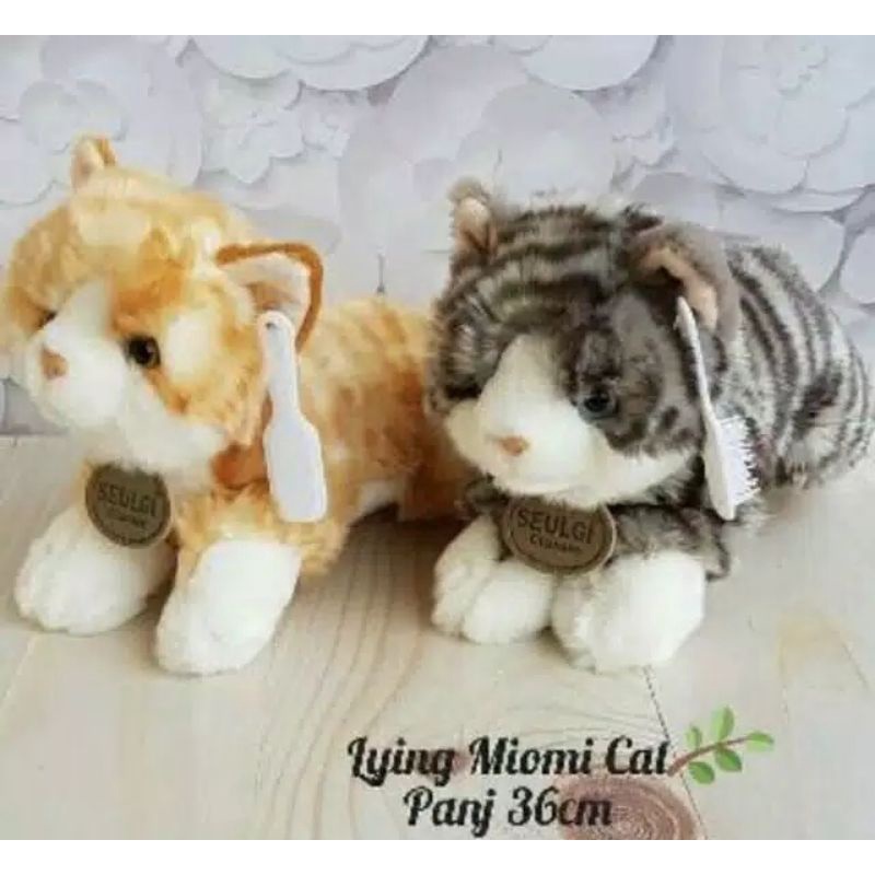 Boneka Lying Cat Seulgi Bahan Rasfur Halus