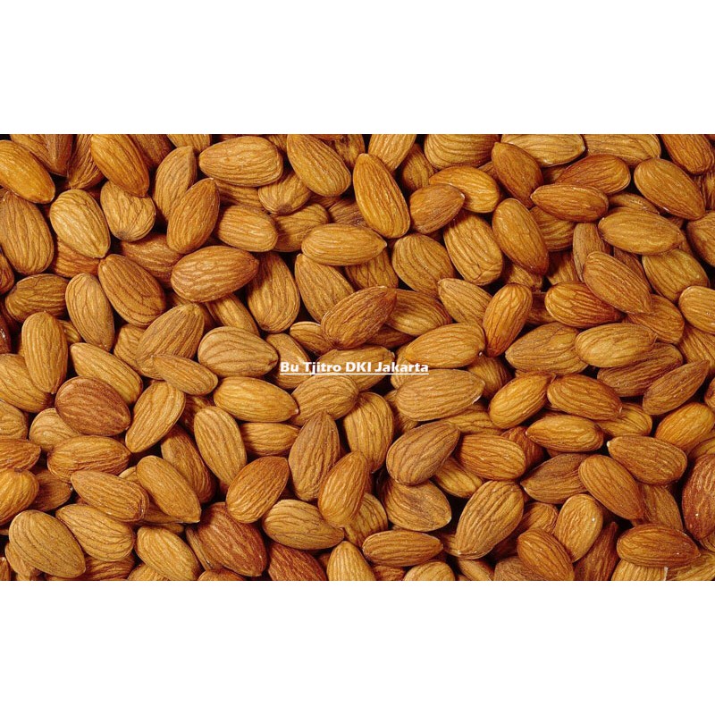 Kacang Almond Almon Mentah Super 250gr Kupas Utuh Premium