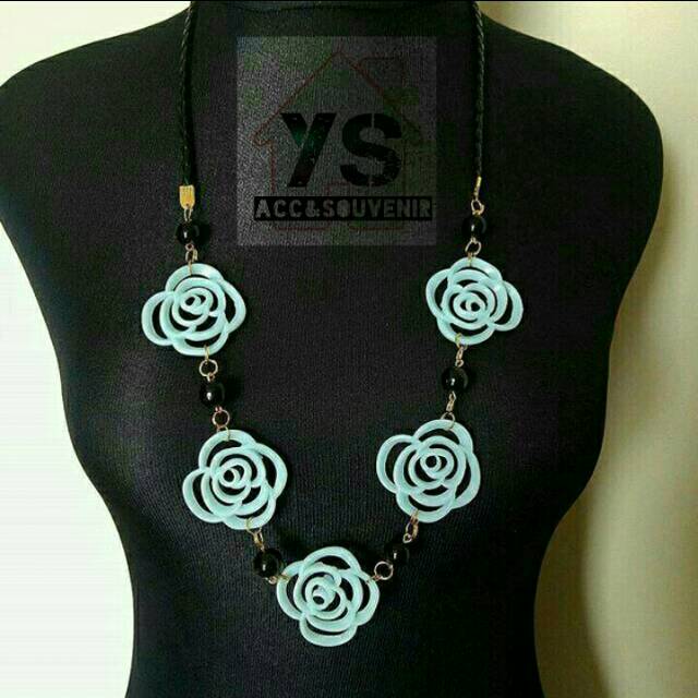 Kalung etnik / kalung / aksesoris / souvenir