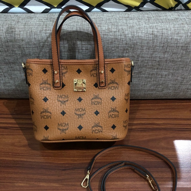 MCM Anya slingbag