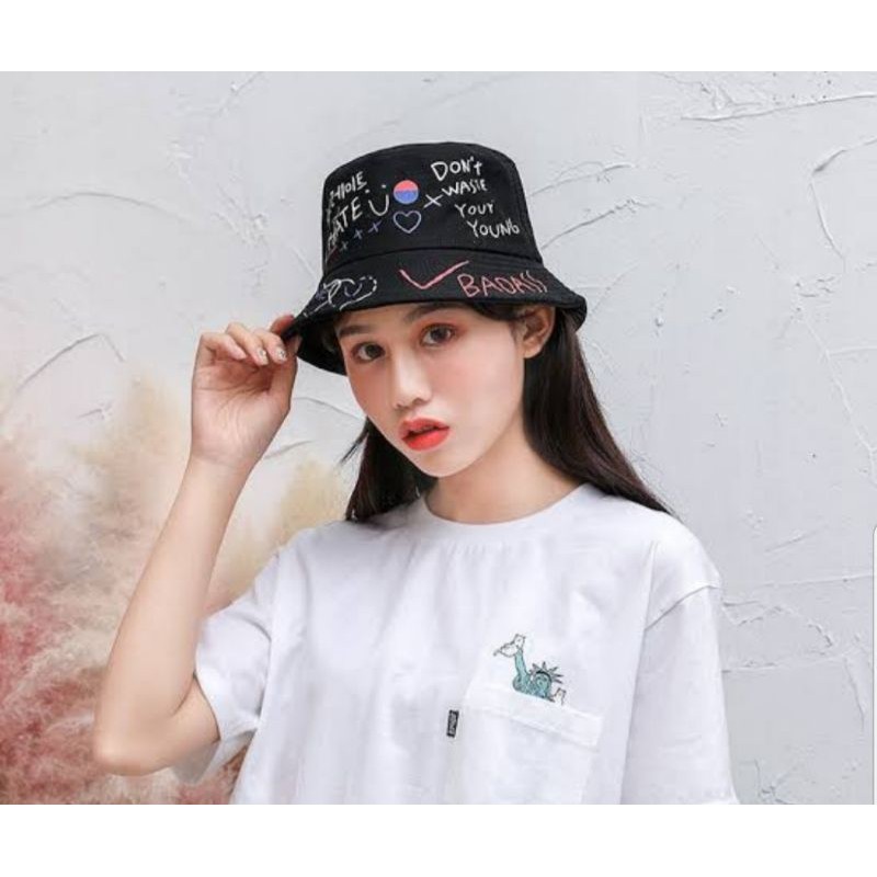 TERMURAH TOPI BUCKET HAT KOREA LAKI CEWE SABLON BADAS BOLAK BALIK PANTAI FISHERMAN-BADAS HITAM