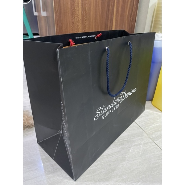 

MINIMAL 2PCS Paper bag Tas Kado Lyn/ Bath& Body Works/ Standard Denim Size XL