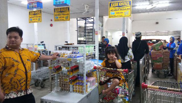 Sarimbit Keluarga/ Family Batik Dress Terusan Wanita Naura Madura