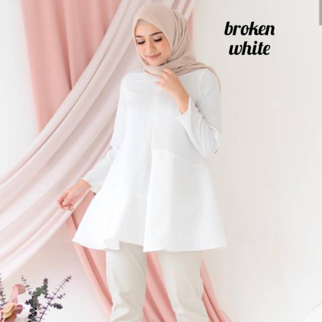 Tyara Tunic Broken White by Wearing Klamby