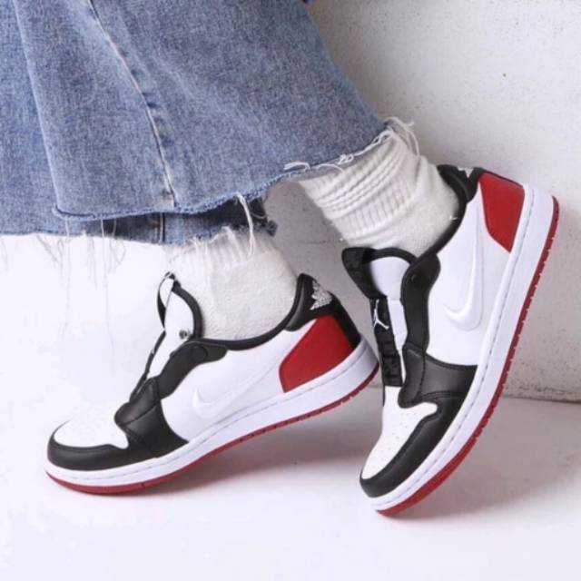 jordan 1 slip on black toe