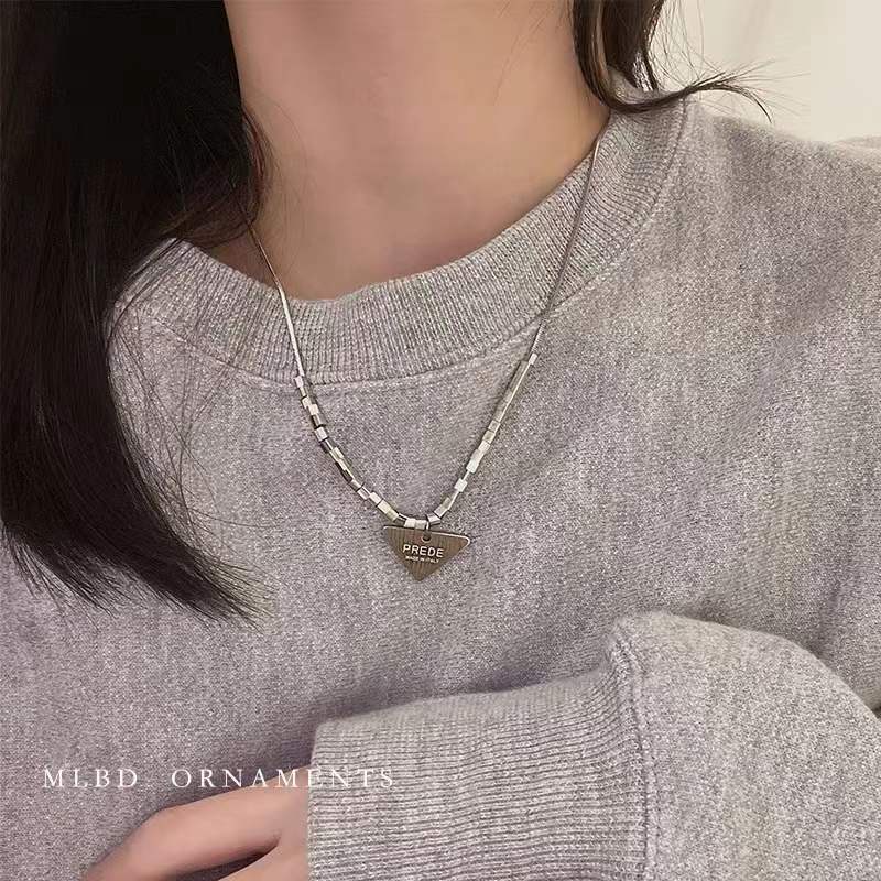 Kalung Rantai Bahan Titanium Steel Bentuk Persegi Segitiga Gaya Hip-Hop Untuk Pria Dan Wanita