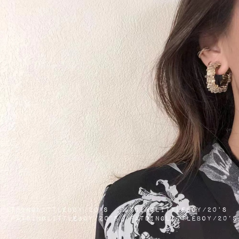 Anting Stud Enamel Bentuk C Aksen Mutiara Gaya Korea Untuk Wanita