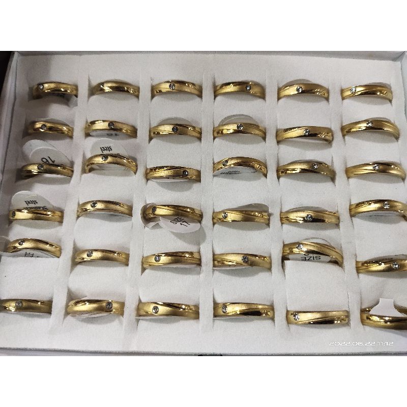 Cincin Stainless steel/ titanium Gold oval kombinasi dof mata anti karat 1box isi 36pcs