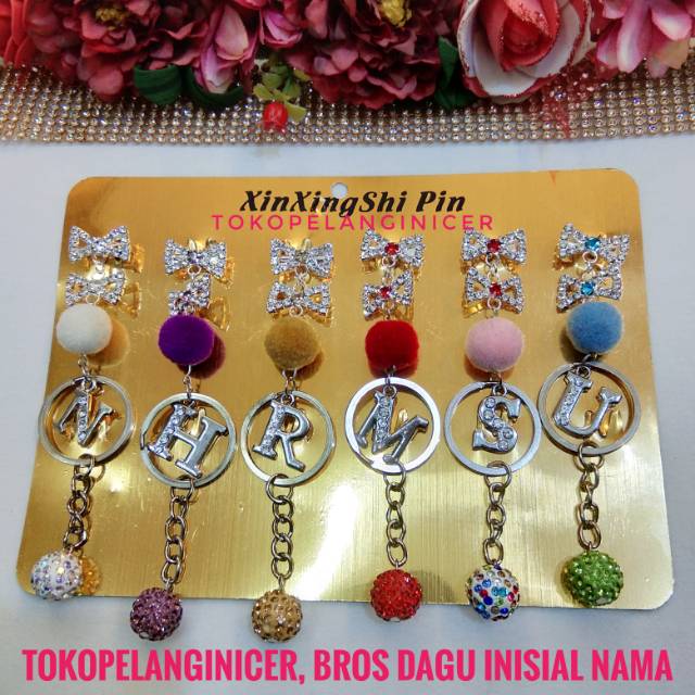 Bros Nama Hijab/ Bross Dagu Jilbab Inisial Huruf Custom by TokoPelangiNicer Fashion Muslim Wanita