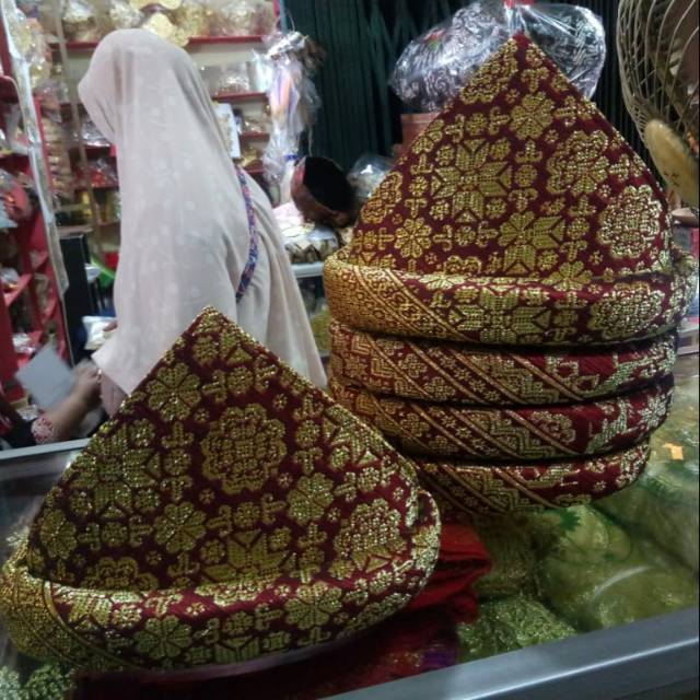 Tanjak songket asli khas palembang