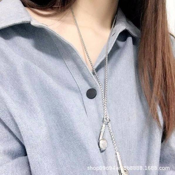 Kalung Rantai Panjang Dengan Liontin Earphone Gaya Hip Hop Untuk Wanita