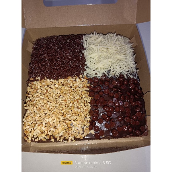 

Bolu Coklat Manja 4 toping