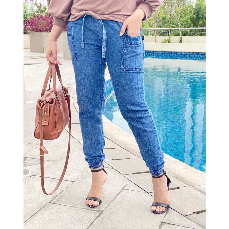 jogger jeans
