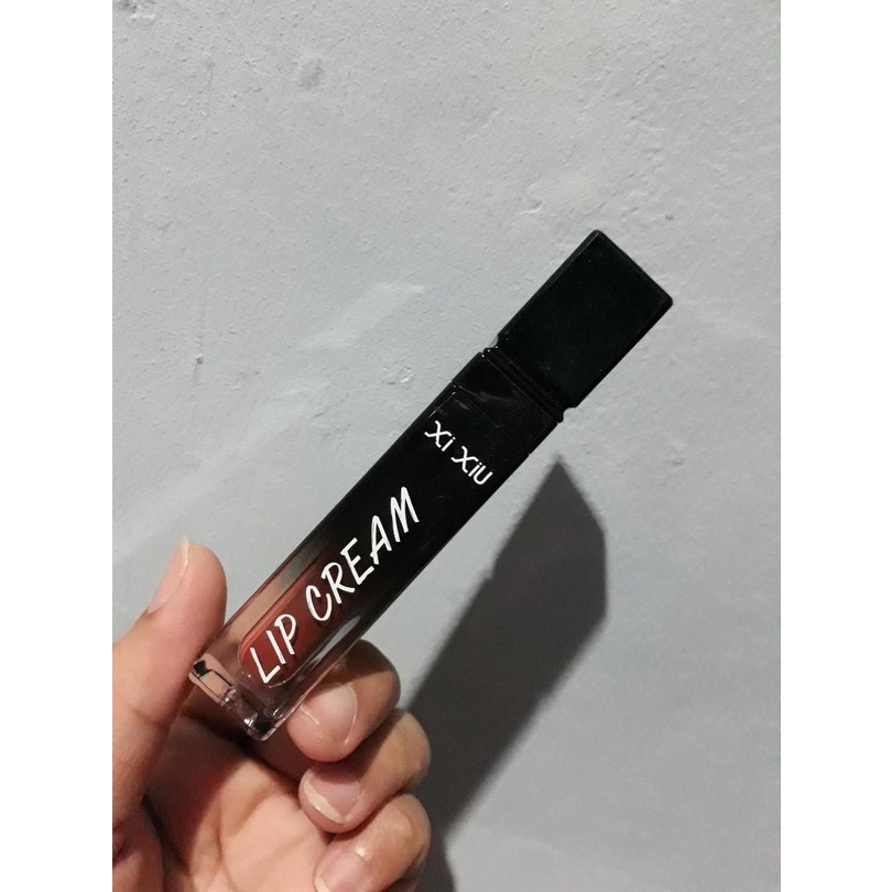 Xi Xiu Divine Lip Cream