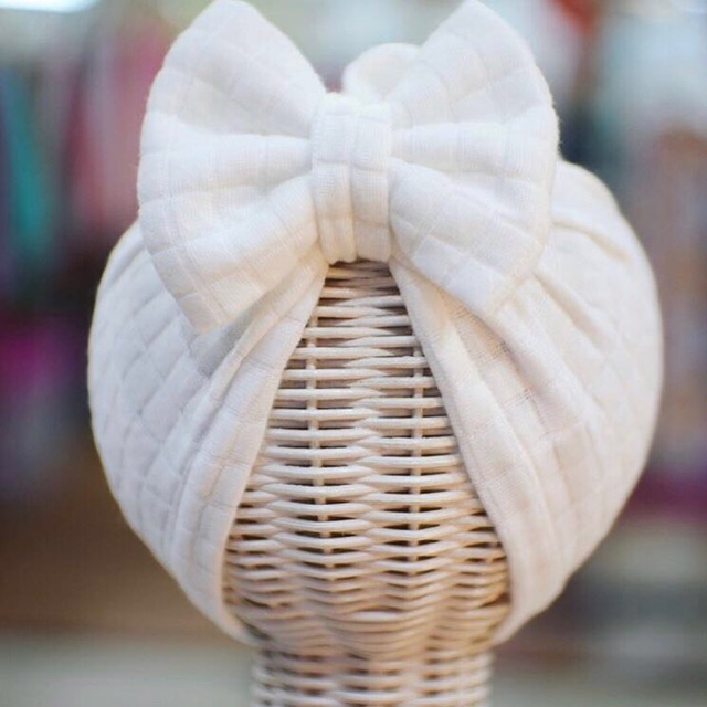 

turban pita white