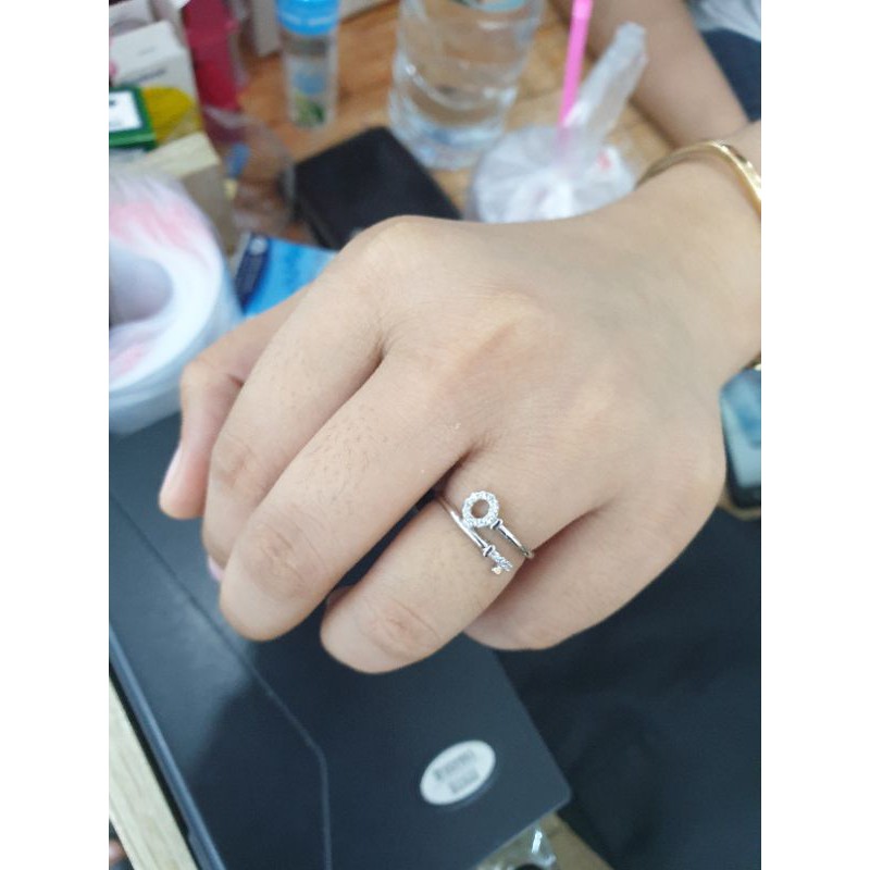 Cincin emas putih 750 model kunci