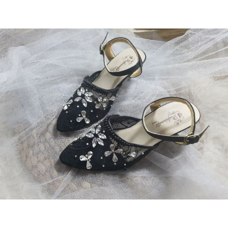 sepatu wedding hitam sepatu wanita yuna