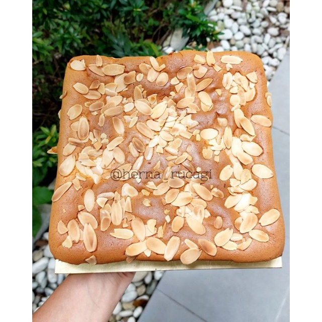 

Spiku Almond