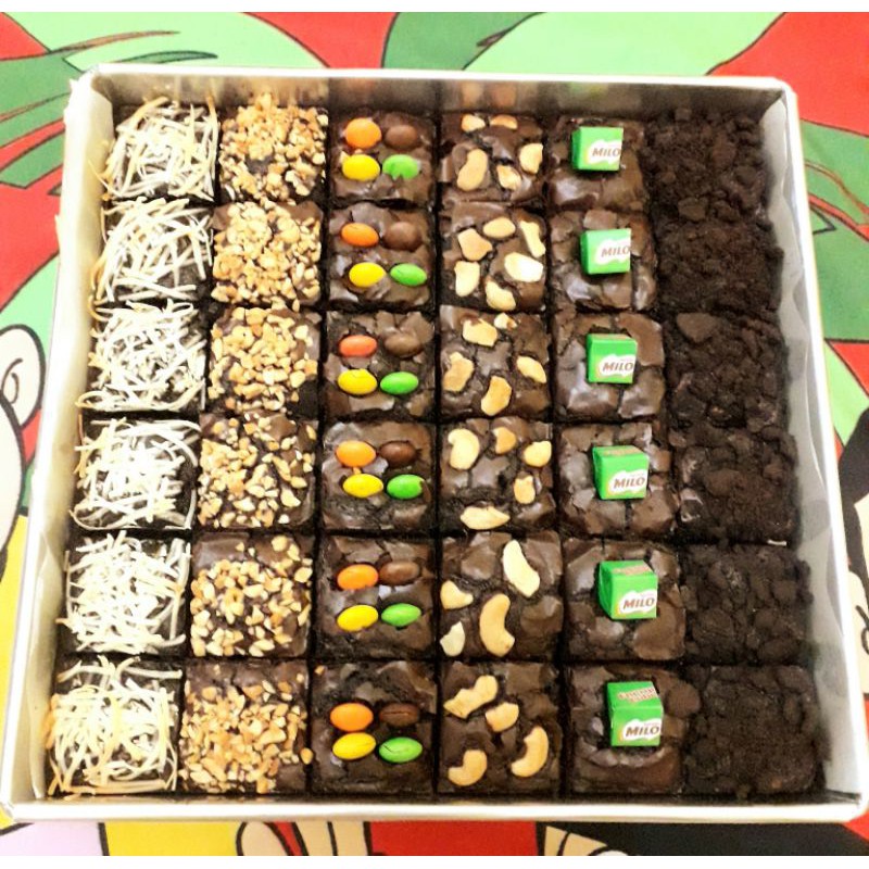 Fudgy brownies sekat uk. 24×24 isi 36 potong