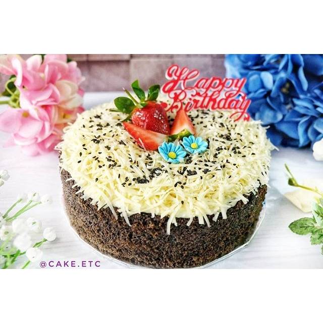 

Round 18cm Ketan Item birthday cake Fruity