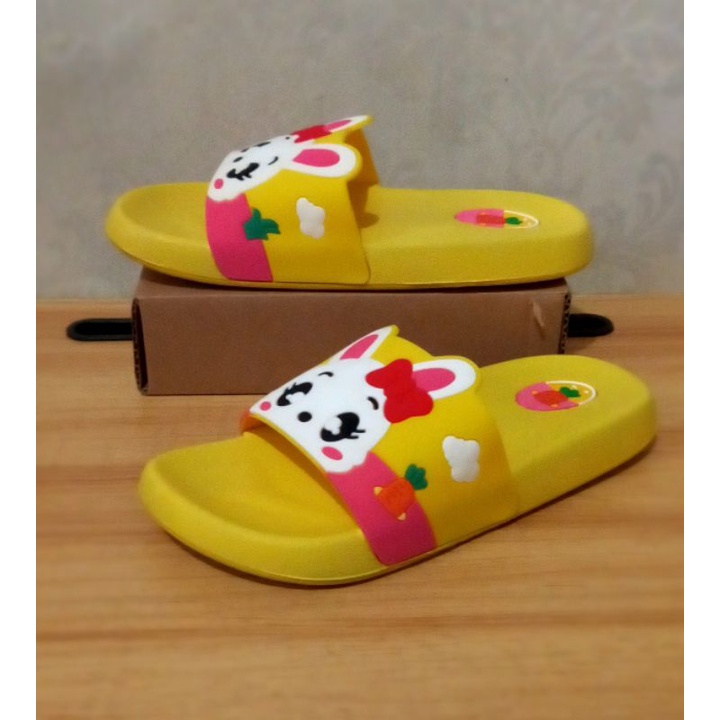 Sandal anak cewek