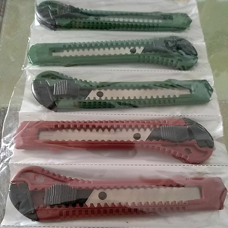 

Pisau Cutter Besar 1 Pcs