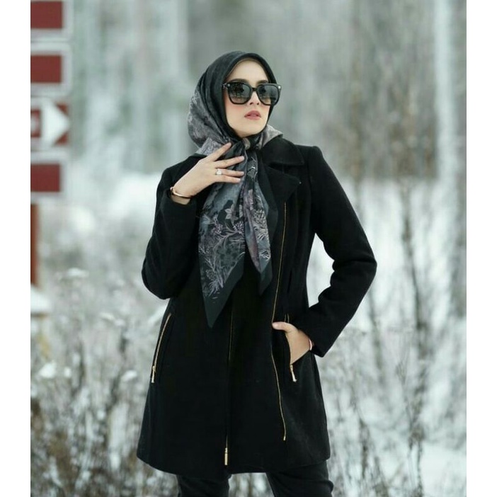 Disney Frozen Black Buttonscarves