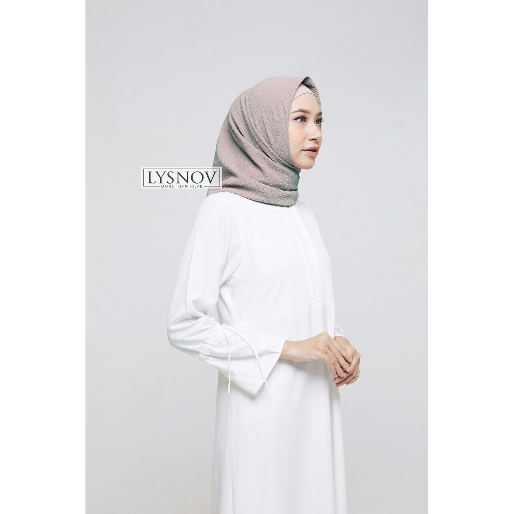 LYSNOV HIJAB SEGIEMPAT BUBBLE CREPE / CINDERELLA / JILBAB SEGI EMPAT