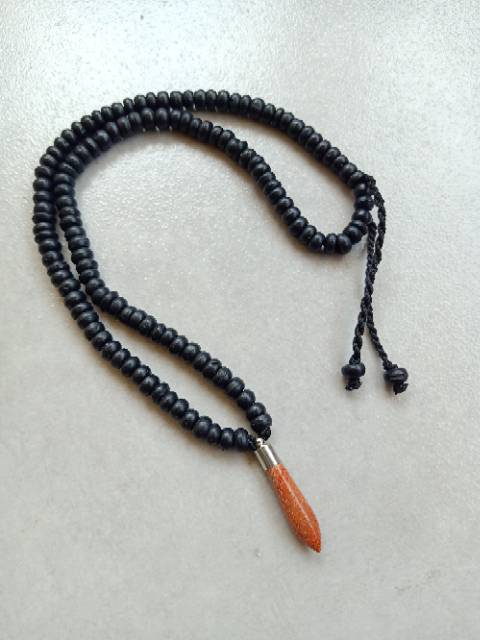 Kalung kayu stigi + liontin batu marjan