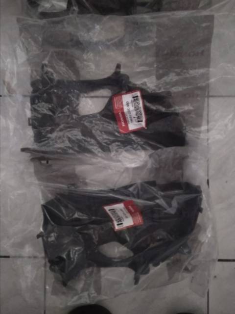 SHROUD EX SHROUD IN BEAT FI TUTUP MESIN ATAS BAWAH BEAT FI DEK MESIN BORING ATAS BAWAH BEAT FI 19621