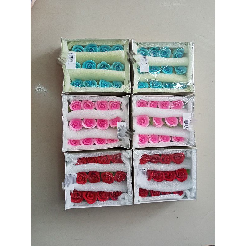 

Bunga MKKD 12 / Bunga Fondant / Hiasan Cake