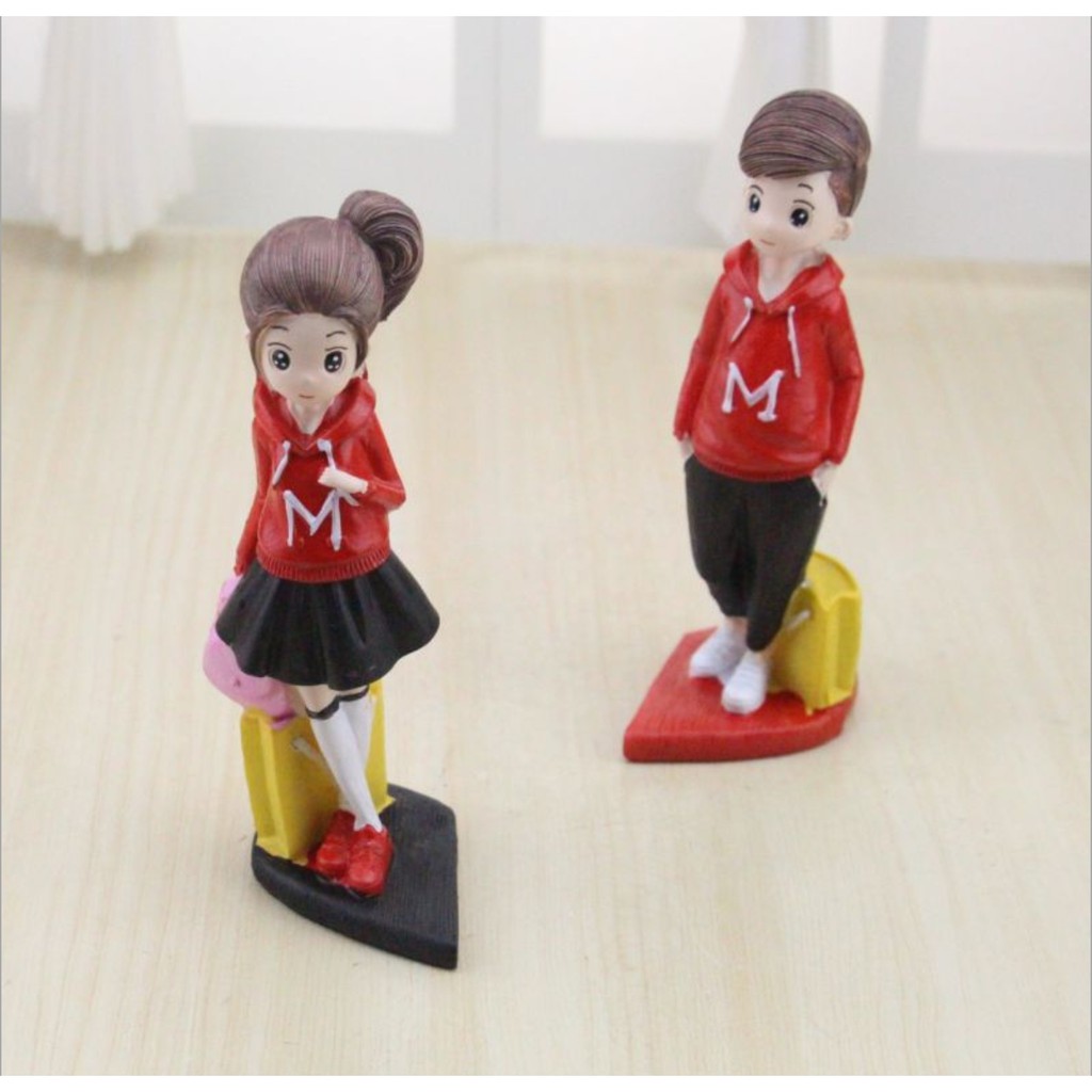 Couple Student Resin Doll / Patung Pajangan Rumah Pasangan Hiasan Kado