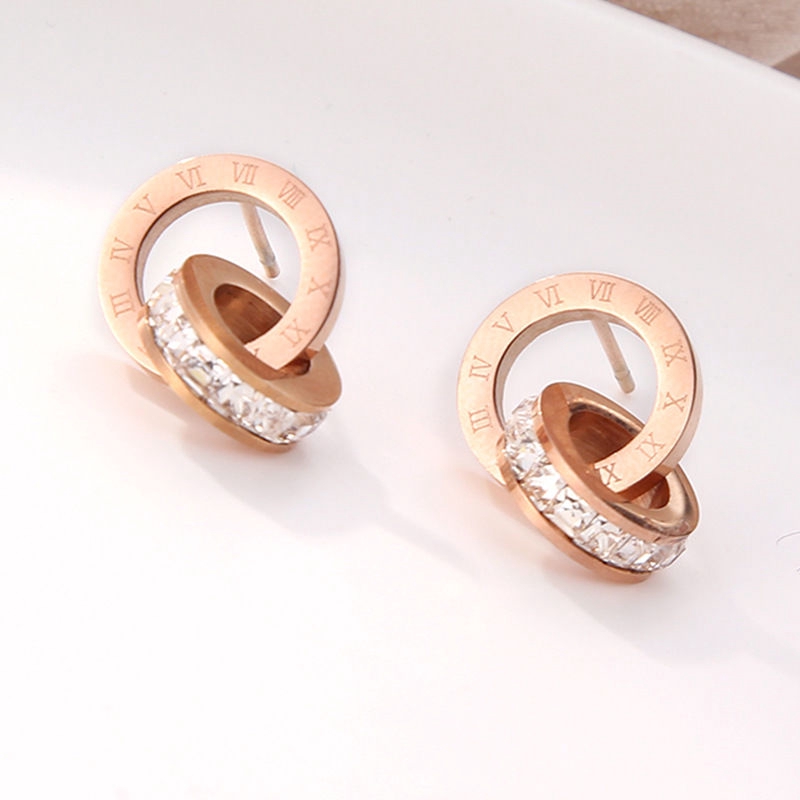 Anting Bentuk Cincin Ganda Bahan Titanium Aksen Berlian Warna Merah Dan Putih