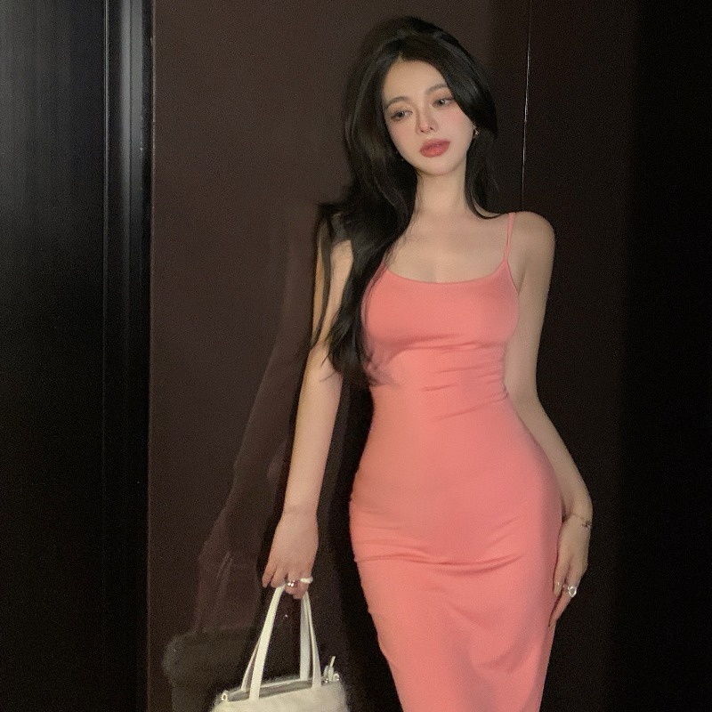 Red Musim panas Feminin Baru Straight Shoulder Suspender Dress Pink Soft Fit Pinggang Terlihat Slim Long Bag Rok Pinggul