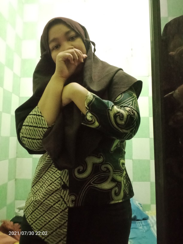 Crop Top Etnik Atasan Batik Wanita Modern