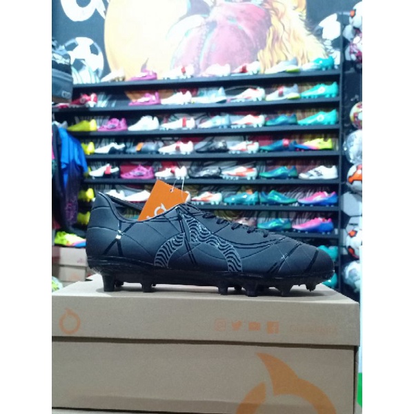 sepatu bola ORTUSEIGHT ZENITH FG