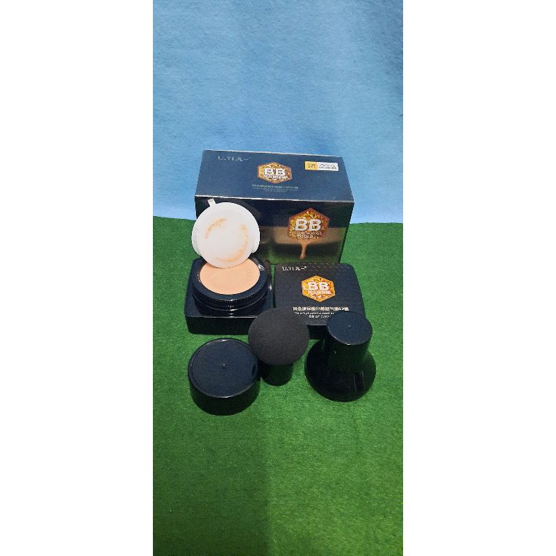 BB/CC CREAM AIR CUSHION GOLD BLACK U.Y.I