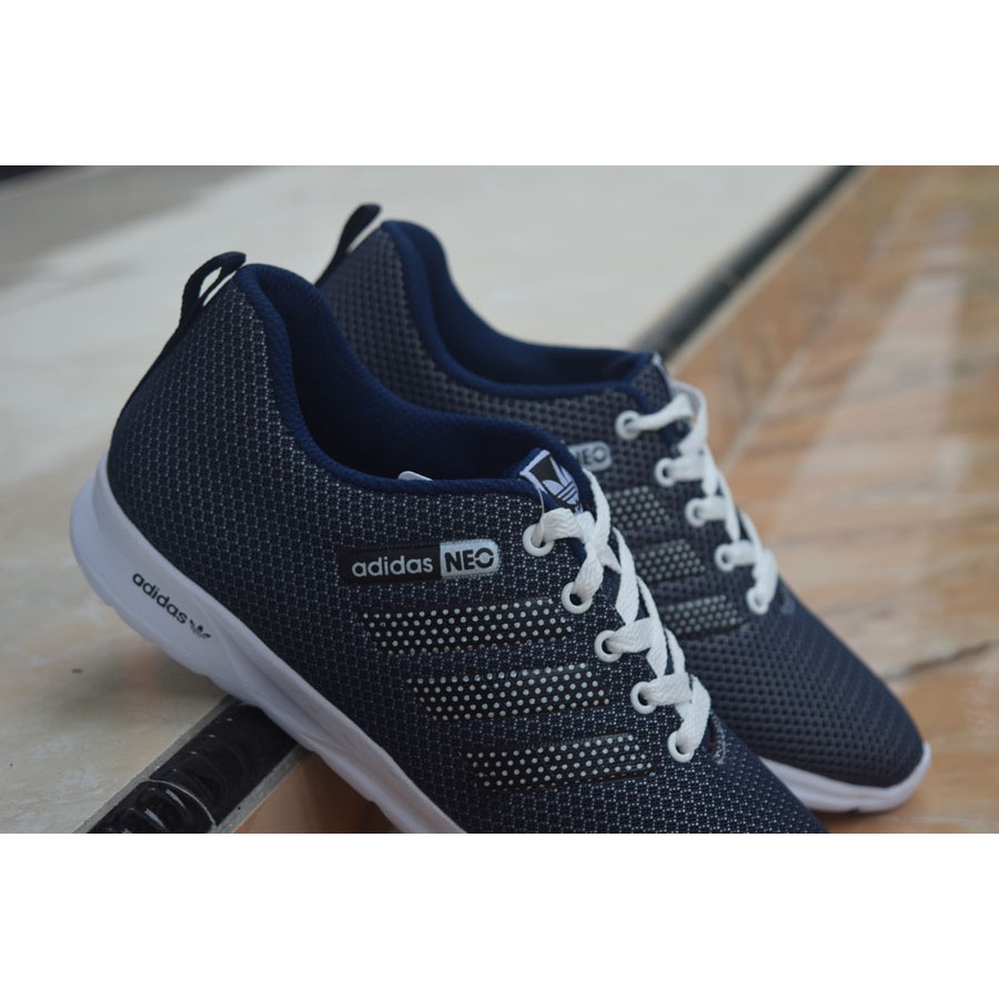 Sepatu Olahraga Adidas Neo Pria Navy