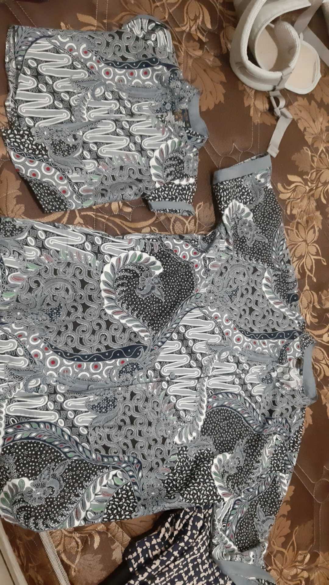 Kemeja Batik Couple Anak & Ayah Panjang / Pendek Warna Abu