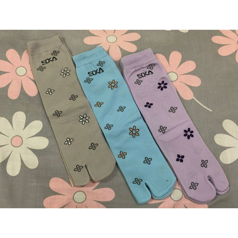 Kaos Kaki Soka Motif Bunga