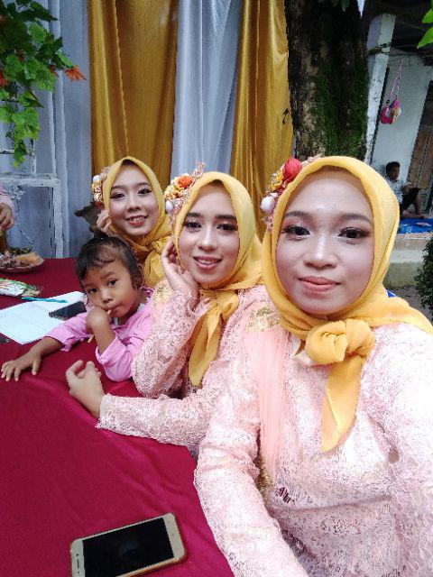 Bedcover Aloha Uk. King (180x200)cm & Uk. Queen (160x200)cm Motif Bunga Nuansa Merah Pink Ungu