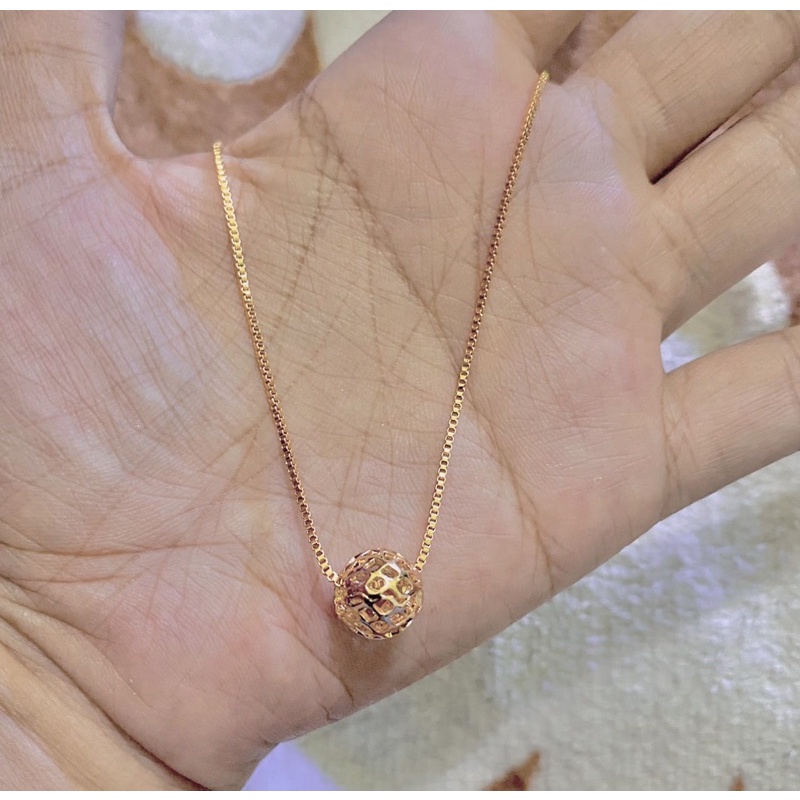 Kalung itali set liontin bulat kolong ukir perhiasan wanita titanium gold