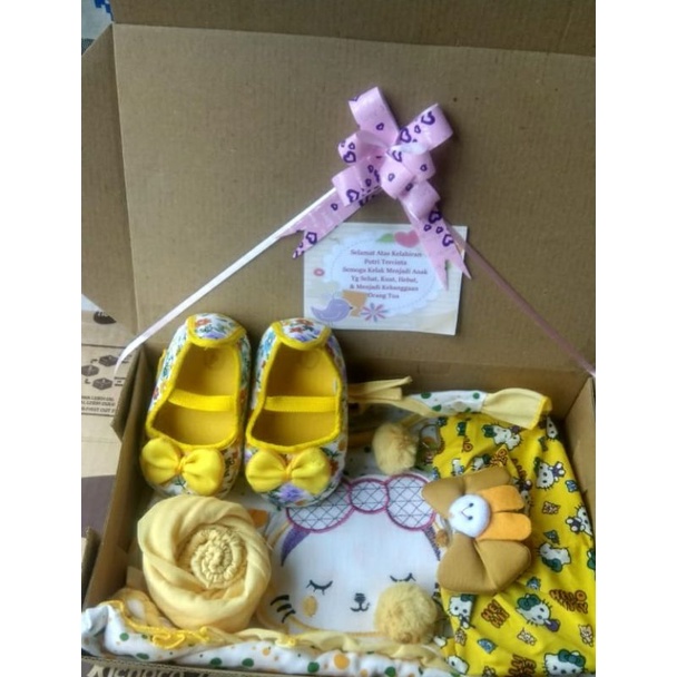 Kado Bayi Baru Lahir / Parsel sambang bayi-Girl yellow